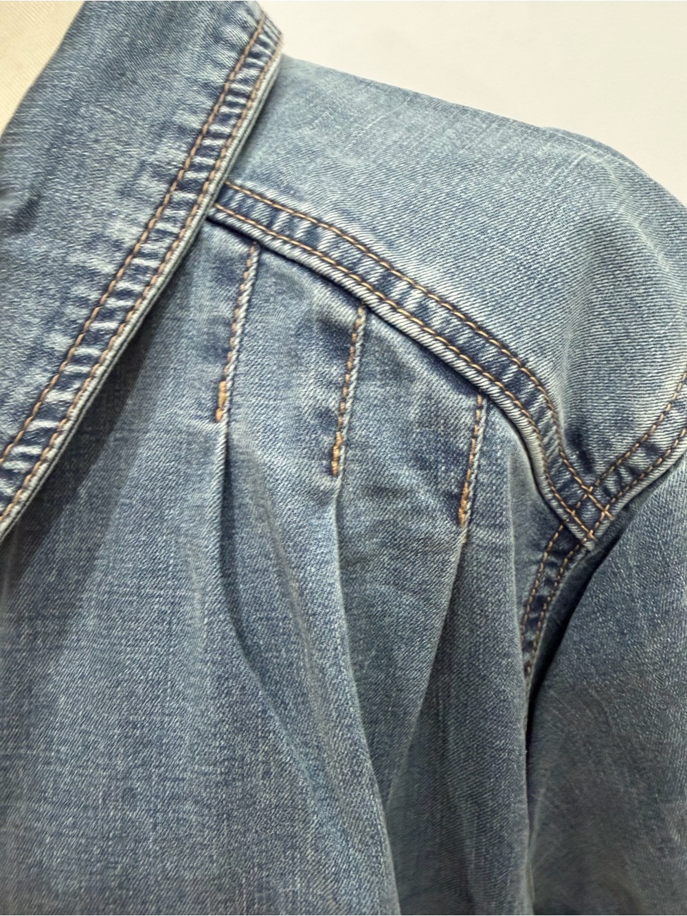 NWOT LOGO by Lori Goldstein Pleated Denim Jacket Light Wash 2X - Picture 4 of 8